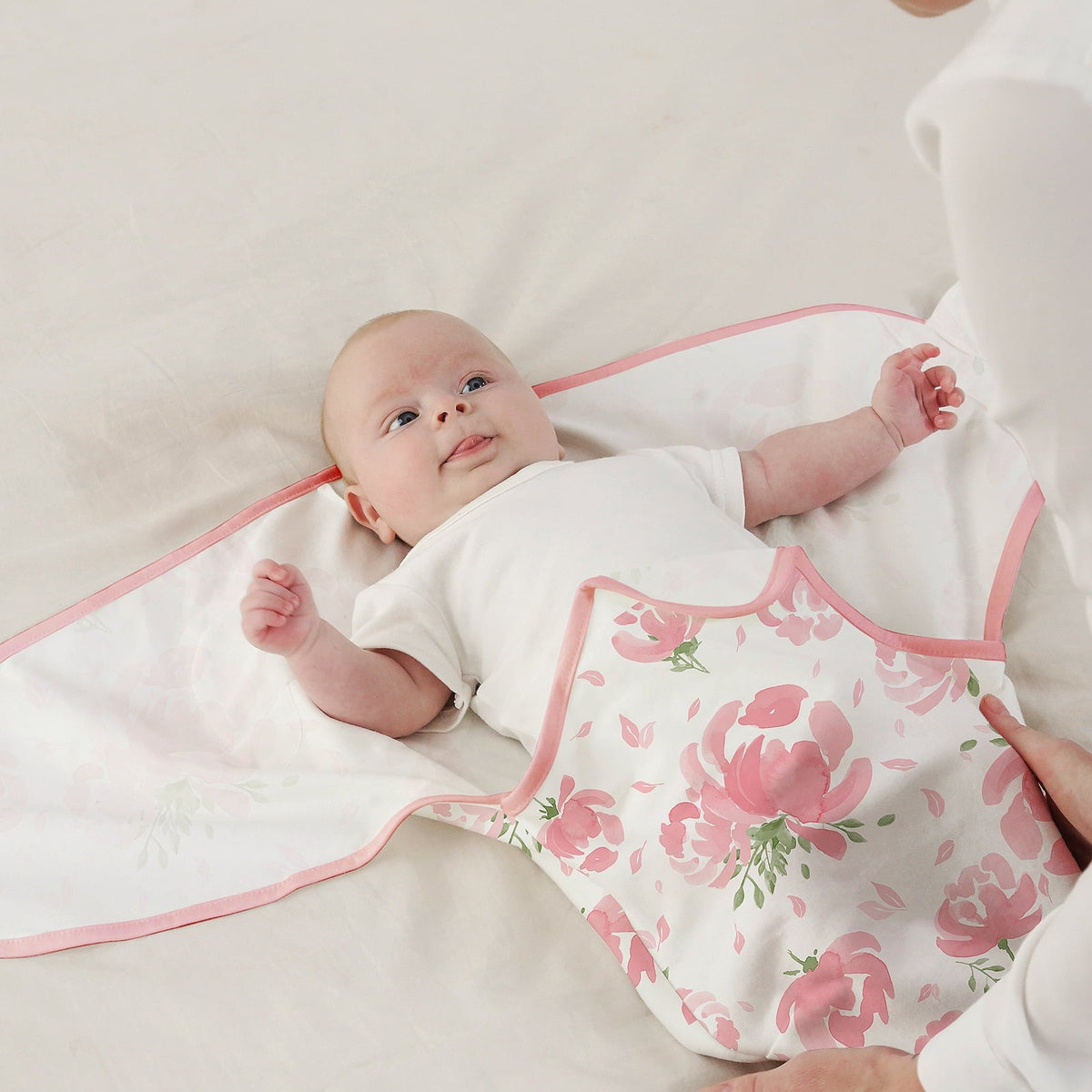 Gllquen Baby Swaddle Blankets for Baby Boy Girl, 0-3 Months Infant Swaddling Sleep Sack, 3 Pack Wrap Set, Newborn Adjustable Swaddle, Pink Flower
